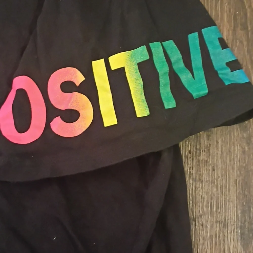 Women's Black Graphic Tee - Focus on the Good - Picture 3 of 9